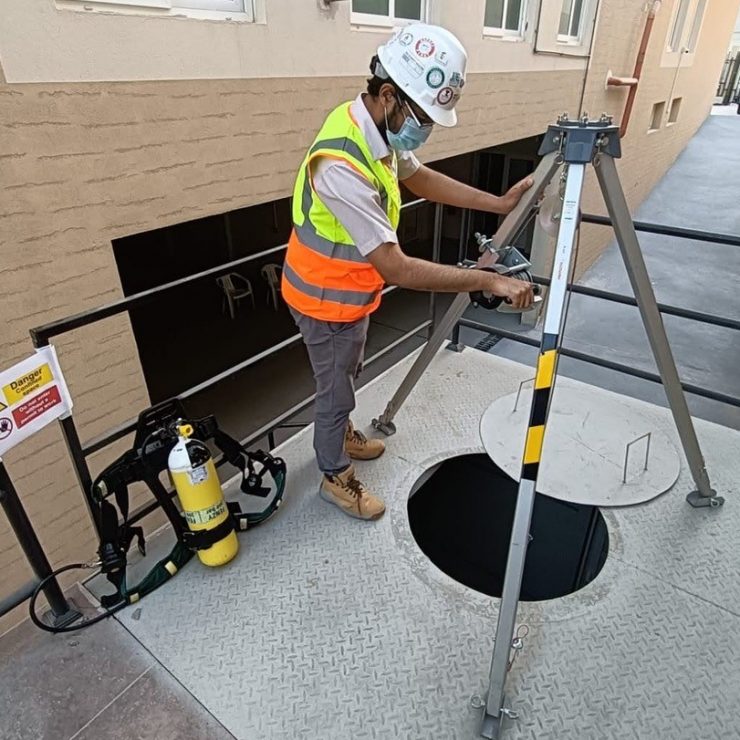 A Vibrant Global Trainer On An ECITB Confined Space Rig At Its Training Centre In Qatar.